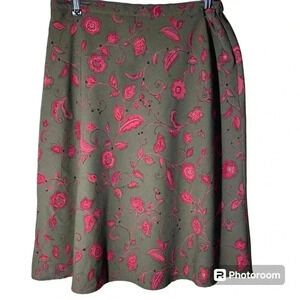 Laura Scot dark olive knee long floral print size large